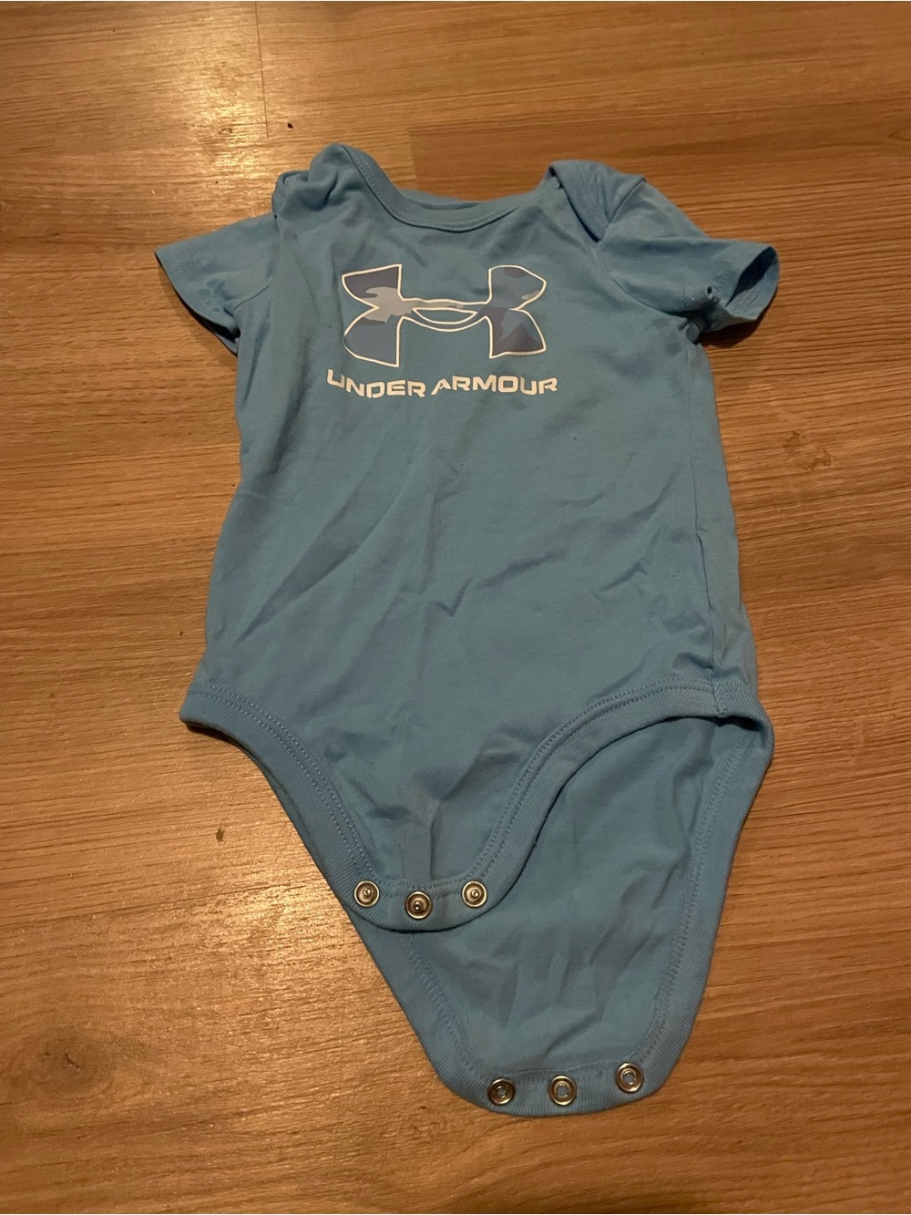 Underarmour | sz 9-12m bodysuit